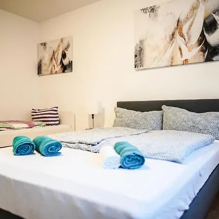 Apartment Zentrale In Netflix, Küche Und Boxspring-komfort *